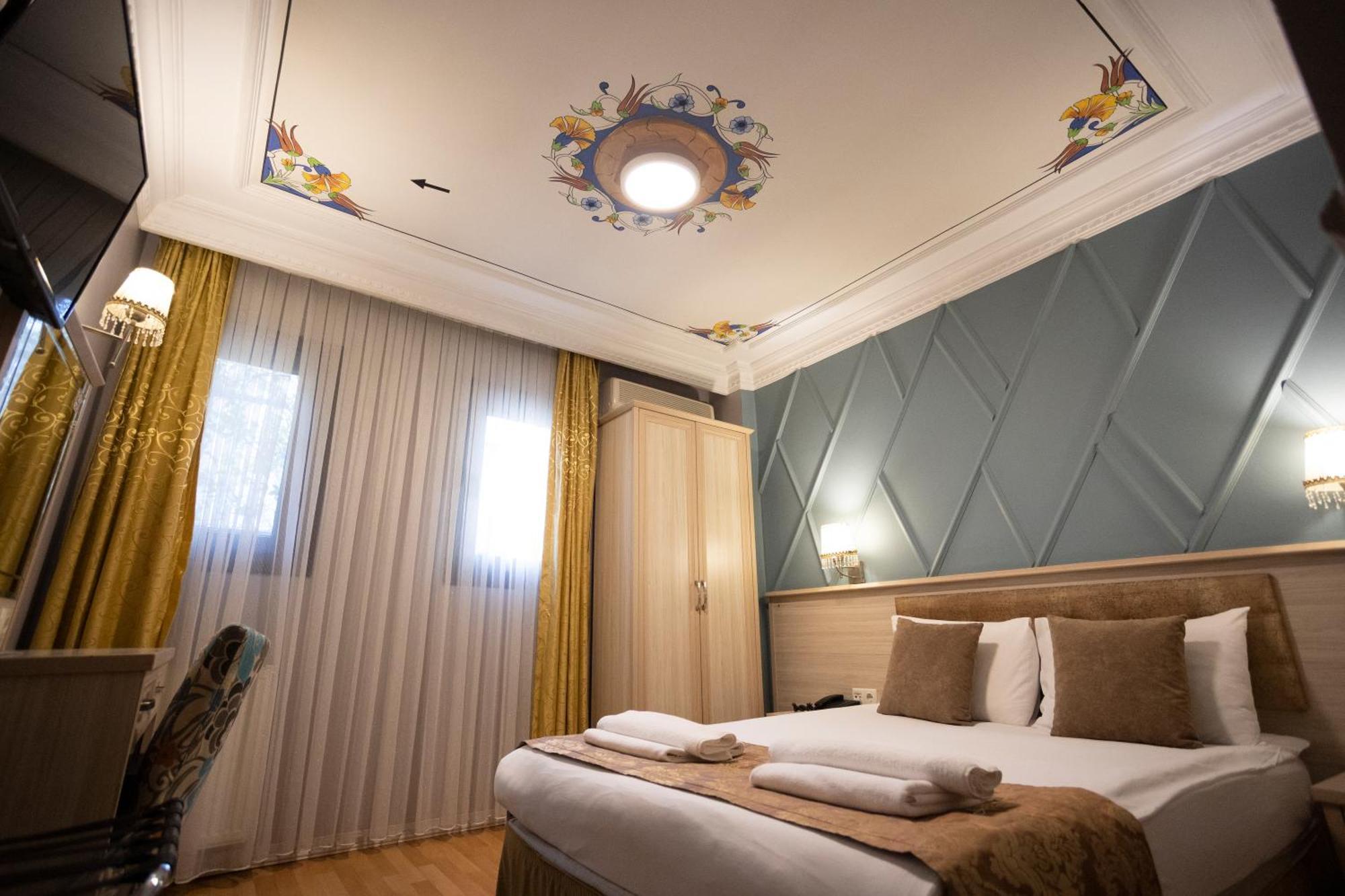 Tashkonak Studio Suites Istanbul Exterior photo